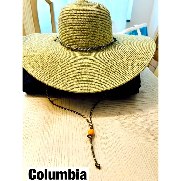 Columbia Accessories - Columbia large floppy hat is incredible. One size light green